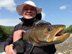 Рыбалка на тайменя и ленка в Хабаровском крае